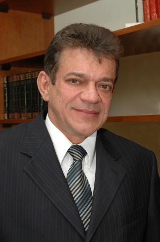 Dr. Nelson Lacerda